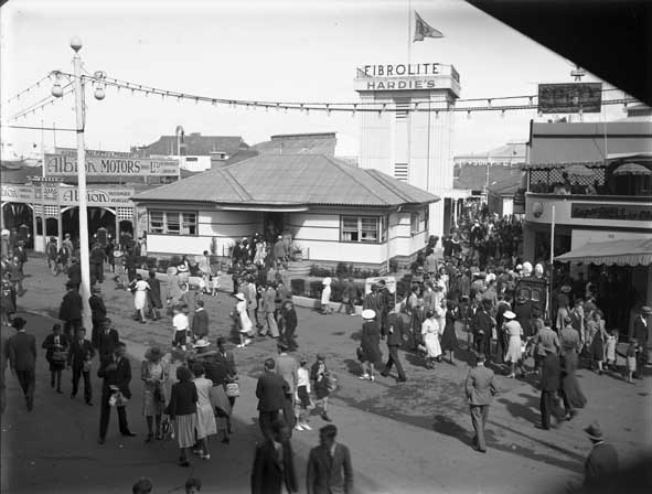 An exhibition home made of fibrolite, c1930s