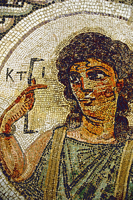 Mosaic showing upper body of Roman woman